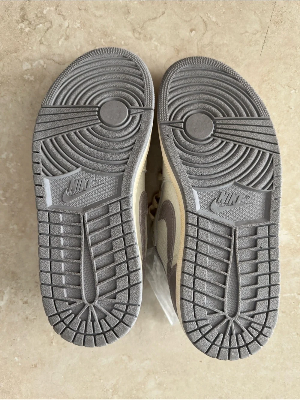 Air Jordan 1 Retro Low OG Atmosphere Grey. Size US Men’s 7.5